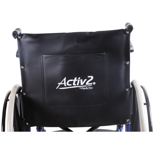 Silla de Ruedas Económica con Brazos y Descansapies Fijos - Neumática c/Rueda Mag - Azul